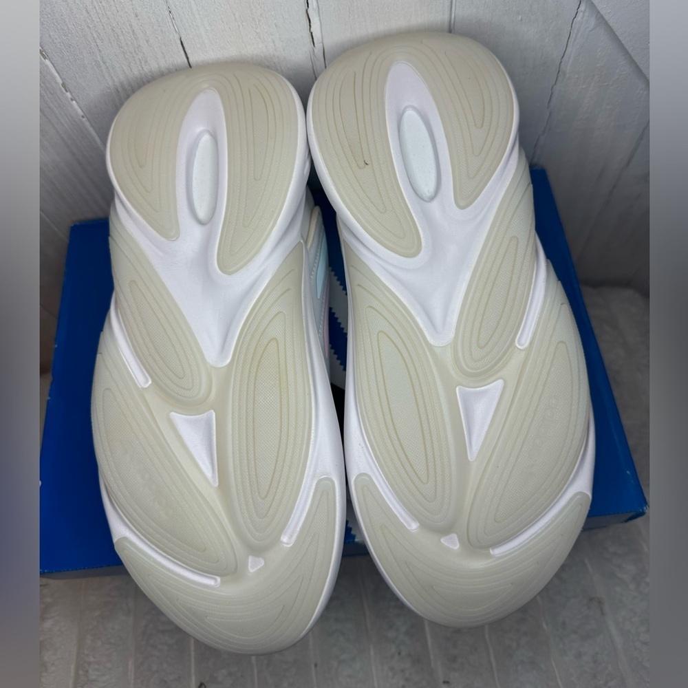 Ozelia J 'White Pastels’ 2023 - Size 6.5W - Picture 6 of 7